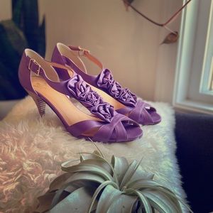 Miss Albright Anthropologie heels- Purple w ruffle